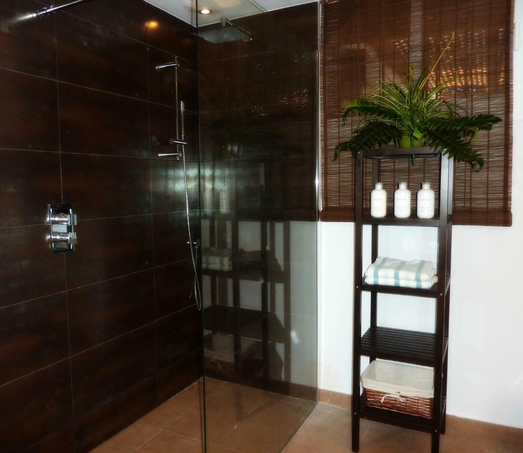 Villa Breeze Boutique Guest Rooms, Marbella Sitio de Calahonda Dış mekan fotoğraf