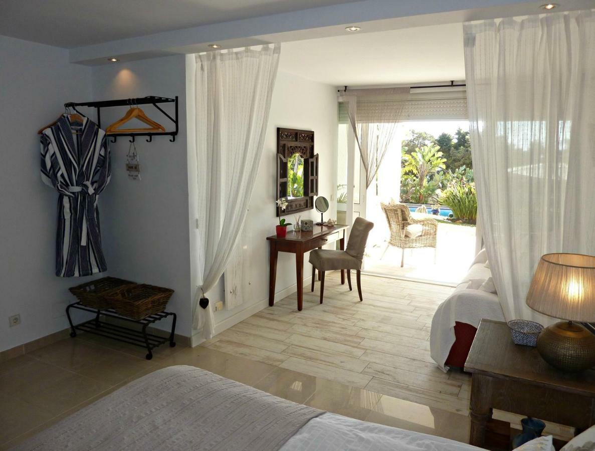 Villa Breeze Boutique Guest Rooms, Marbella Sitio de Calahonda Dış mekan fotoğraf