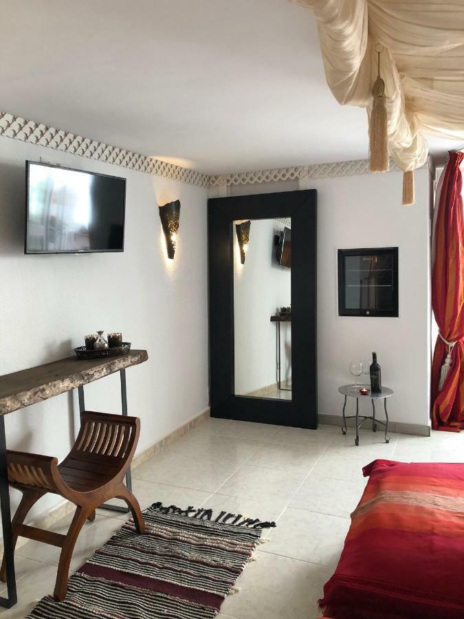 Villa Breeze Boutique Guest Rooms, Marbella Sitio de Calahonda Dış mekan fotoğraf